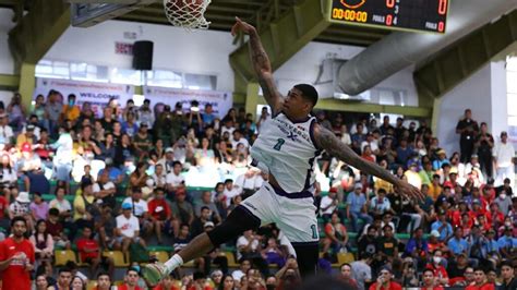 PBA: Murrell edges good pal Hill in Slam Dunk Competition.